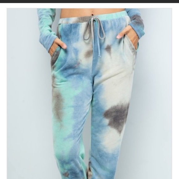 🌪🦋BLUE CHARCOAL TIE DYE JOGGERS - Picture 1 of 4